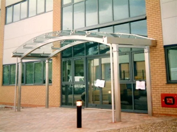 Supported Canopy for a Call Centre